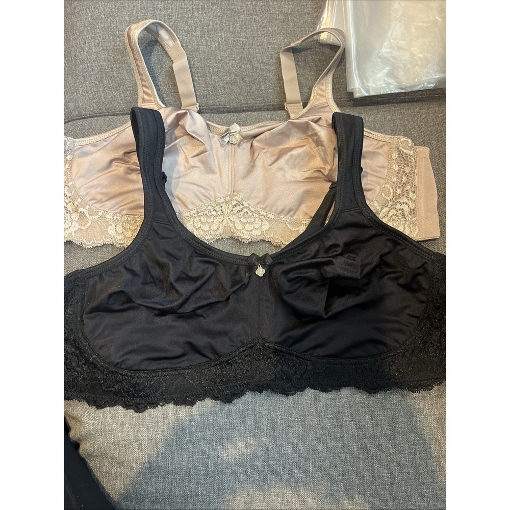 Breezies Soft Support Lace Bras White And Light Green size 2X W Lace